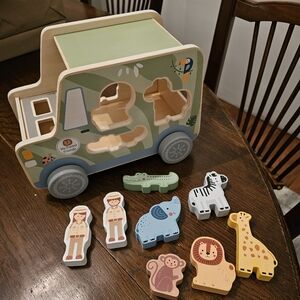 Wooden Safari Animal Puzzle Truck